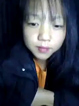 Quynhsumon online show from 11-20-25, 02:39