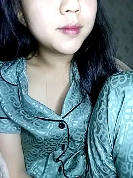 Quynhsumon online show from 03-14-26, 02:55