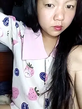 Quynhsumon online show from 03-21-26, 03:15