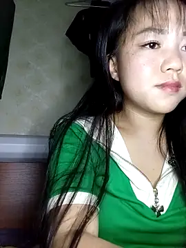 Quynhsumon online show from 03-22-26, 02:42