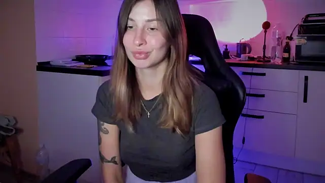 Snapshot of Kira-meow chatting on 11-13-25, 04:06 Kira-meow online show from 11-13-25, 04:06