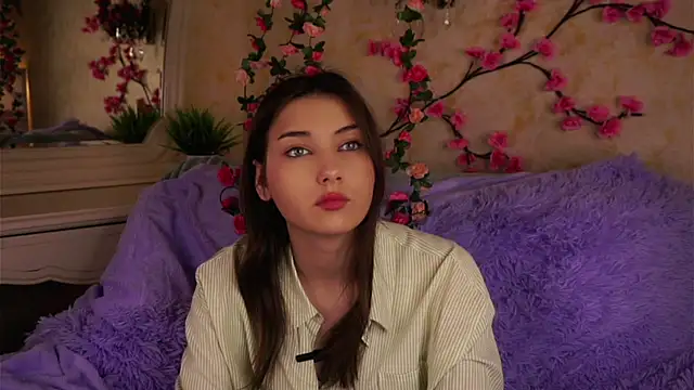 KateCahee online show from 11-10-25, 02:21