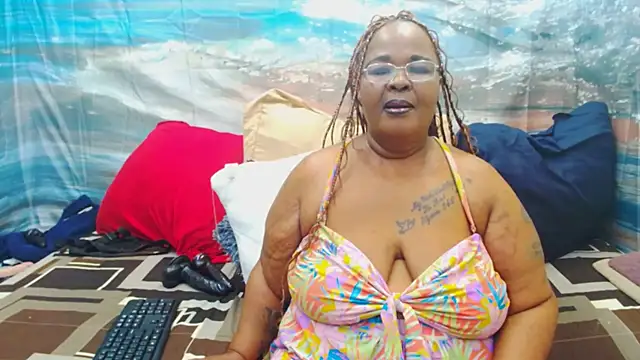 Snapshot of MatureMilfxxx chatting on 06-08-26, 05:08 MatureMilfxxx online show from 06-08-26, 05:08