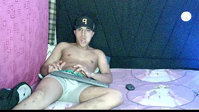 Snapshot of ReferredArtwork chatting on 11-19-25, 07:58 ReferredArtwork online show from 11-19-25, 07:58