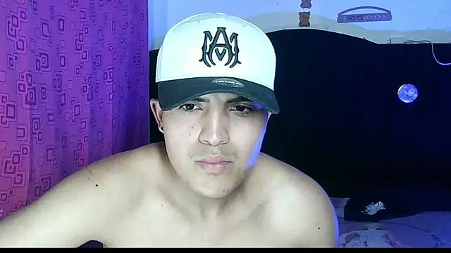 Snapshot of ReferredArtwork chatting on 11-21-25, 09:02 ReferredArtwork online show from 11-21-25, 09:02