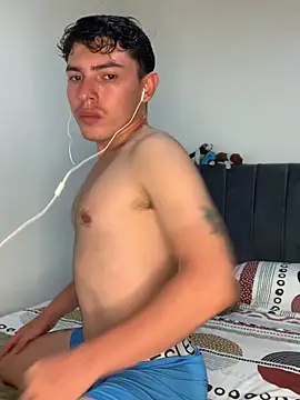 Snapshot of Noha_free chatting on 10-27-25, 12:26 Noha free online show from 10-27-25, 12:26