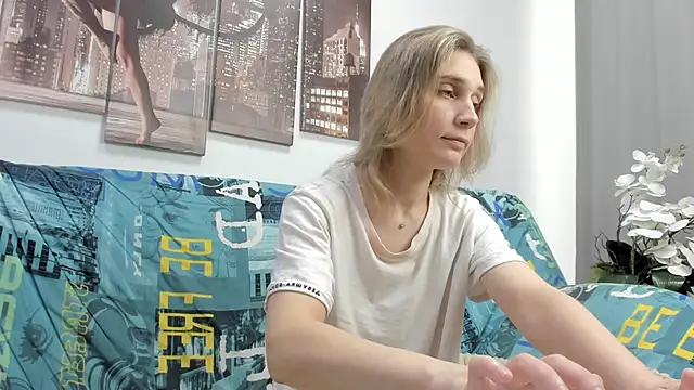 Tenderly Sophie online show from 03-15-26, 01:33