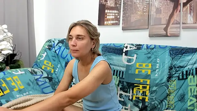 Tenderly Sophie online show from 07-18-26, 01:10