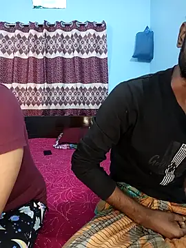 Snapshot of CoupleShow_432 chatting on 01-18-26, 07:34 CoupleShow 432 online show from 01-18-26, 07:34