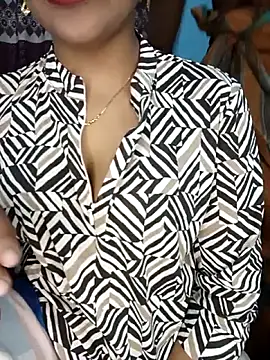 Snapshot of CoupleShow_432 chatting on 02-06-26, 12:19 CoupleShow 432 online show from 02-06-26, 12:19