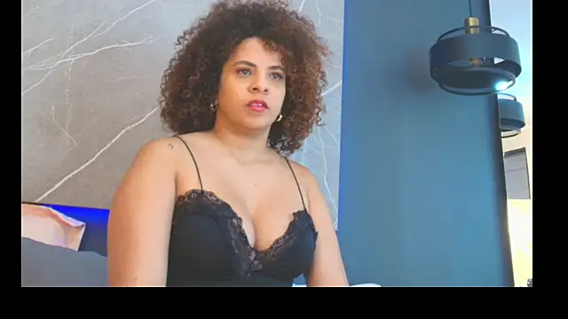 Snapshot of CloePeterson chatting on 11-07-25, 08:09 CloePeterson online show from 11-07-25, 08:09