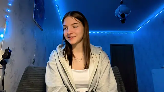 Beauty miIa online show from 10-29-25, 04:53