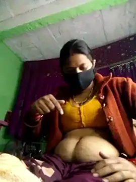 Snapshot of QRESABABY chatting on 12-02-25, 12:49 QRESABABY online show from 12-02-25, 12:49