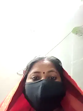 Snapshot of QRESABABY chatting on 12-17-25, 10:38 QRESABABY online show from 12-17-25, 10:38