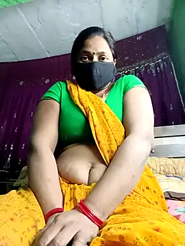 Snapshot of QRESABABY chatting on 01-08-26, 11:23 QRESABABY online show from 01-08-26, 11:23
