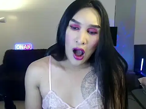 Snapshot of KeraMitenaa chatting on 05-12-26, 09:39 KeraMitenaa online show from 05-12-26, 09:39