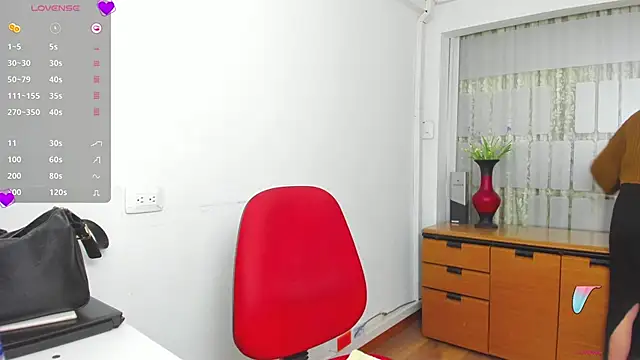 chloehanna online show from 11-18-25, 06:01