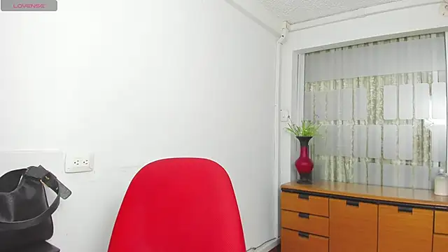 chloehanna online show from 11-25-25, 08:20