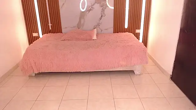 rosselyn  online show from 11-22-25, 07:35