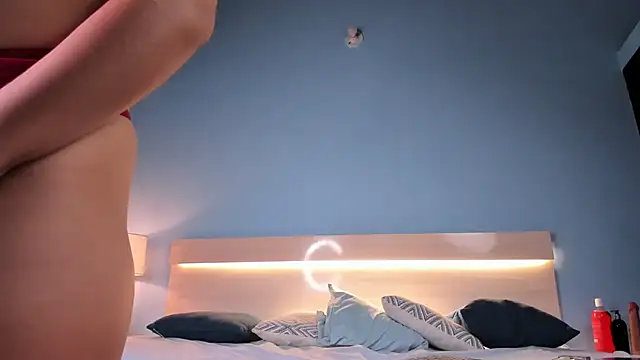 Aurora19 online show from 11-26-25, 08:10