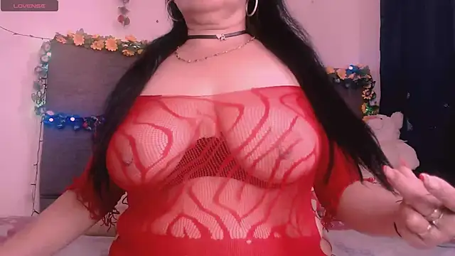 Snapshot of Soraya_hott chatting on 05-05-26, 12:46 Soraya hott online show from 05-05-26, 12:46