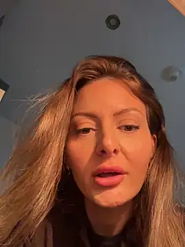Snapshot of Lovelavender_ chatting on 05-11-26, 12:33 Lovelavender online show from 05-11-26, 12:33