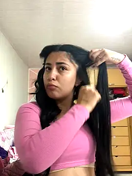 Snapshot of MAVI_EC chatting on 11-01-25, 11:23 MAVI EC online show from 11-01-25, 11:23