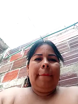 Snapshot of mother2-divorced chatting on 04-25-26, 07:44 mother2-divorced online show from 04-25-26, 07:44