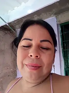 Snapshot of mother2-divorced chatting on 05-16-26, 01:43 mother2-divorced online show from 05-16-26, 01:43