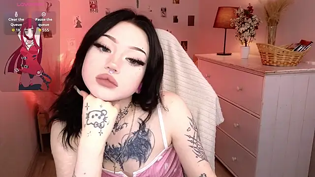 Emma Kirks online show from 05-28-26, 12:35