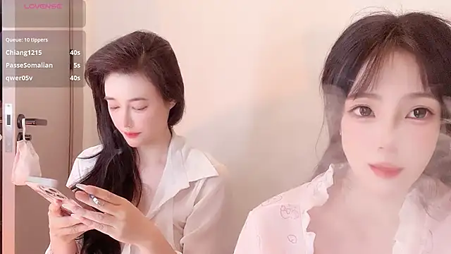 Snapshot of Follyise chatting on 06-19-26, 02:10 Follyise online show from 06-19-26, 02:10