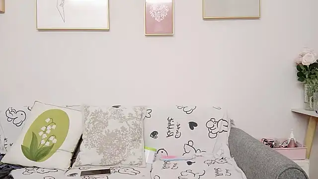 Snapshot of yuyan3929 chatting on 06-19-26, 01:10 yuyan3929 online show from 06-19-26, 01:10