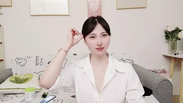Snapshot of yuyan3929 chatting on 06-21-26, 01:03 yuyan3929 online show from 06-21-26, 01:03
