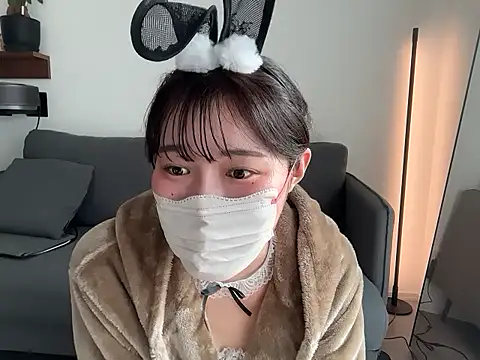 Snapshot of karenchaaan chatting on 10-30-25, 03:30 karenchaaan online show from 10-30-25, 03:30