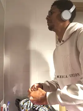 Albert Madrid online show from 11-06-25, 01:45