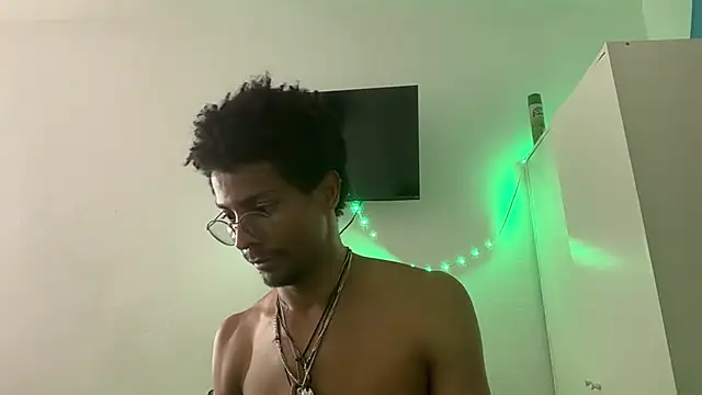 Albert Madrid online show from 06-23-26, 04:49