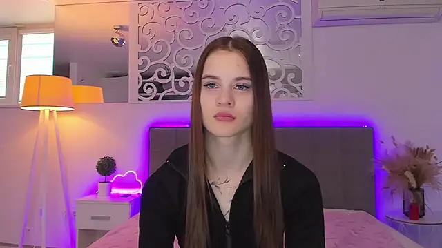 LuisaClover online show from 02-21-26, 01:34