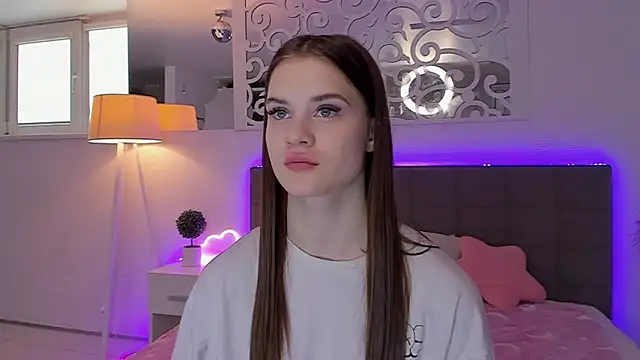 LuisaClover online show from 03-31-26, 12:16