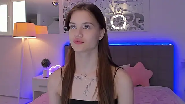 LuisaClover online show from 04-07-26, 12:05