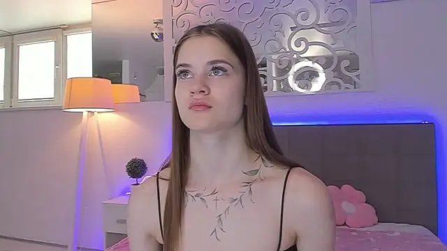 LuisaClover online show from 05-18-26, 11:05