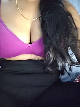 Ezabelljohn online show from 05-15-26, 11:45