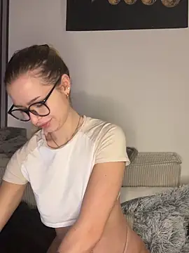 AlyssaSchwarz online show from 12-01-25, 05:51