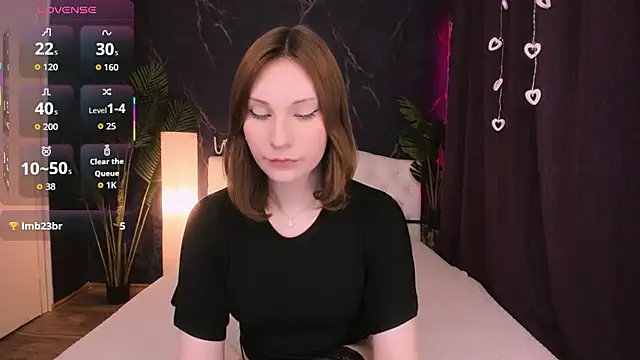 Snapshot of Lady_Moor chatting on 11-19-25, 09:48 Lady Moor online show from 11-19-25, 09:48