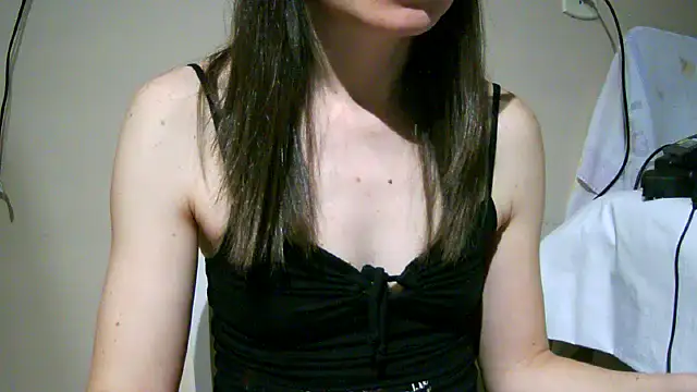 Snapshot of ana_rosadinha chatting on 11-18-25, 01:00 ana rosadinha online show from 11-18-25, 01:00