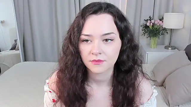 Camilla Rowen online show from 12-04-25, 08:39