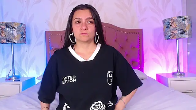 Emmy Palacios online show from 12-17-25, 12:11