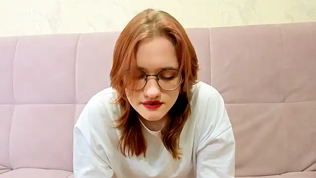 Snapshot of AlisaKissi chatting on 11-10-25, 09:25 AlisaKissi online show from 11-10-25, 09:25