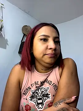 Snapshot of Brunette_Messy_Dirty chatting on 10-24-25, 03:58 Brunette Messy Dirty online show from 10-24-25, 03:58