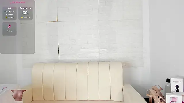 Katie perry18 online show from 11-19-25, 07:25