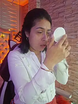 Roxanne Han online show from 02-08-26, 12:08